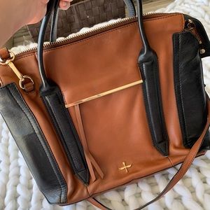 Leather handbag tote-Pour La Victoire